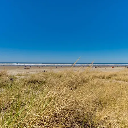 Sand & Sea: The Promenade Apartment